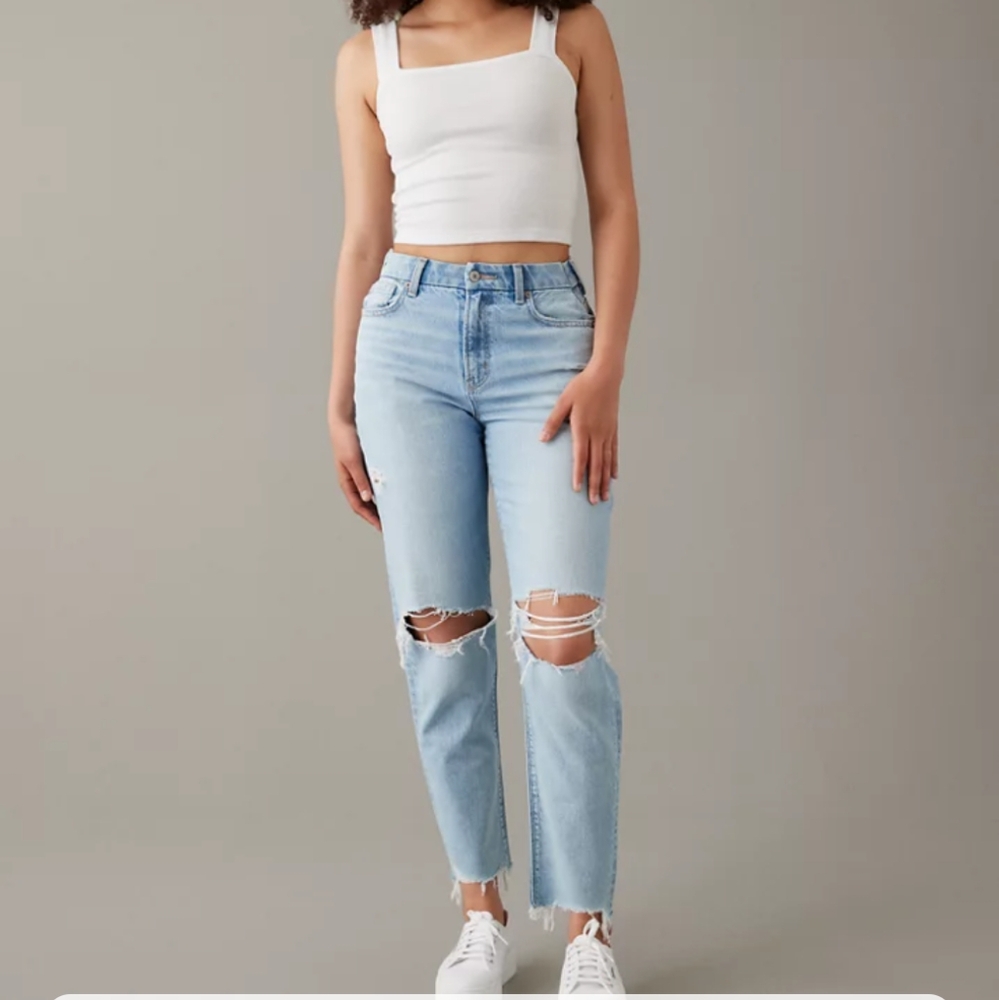 American Eagle Outfitters Light Blue Distressed Jeans